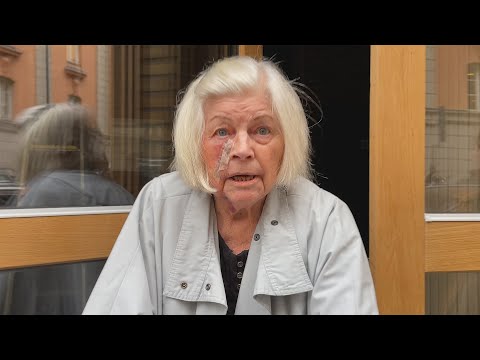 Anne-Marie, 86, kommer inte in i sitt eget hus