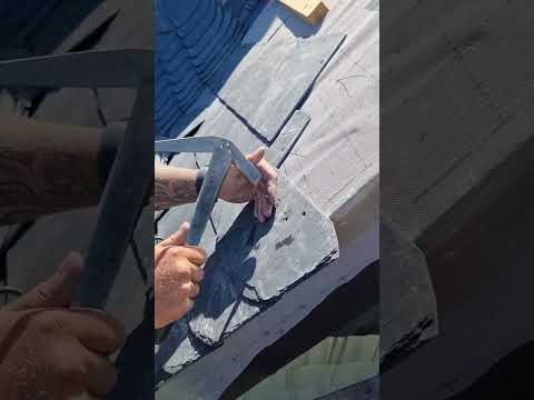 Mirko deckt Endort - Schiefer Schuppendeckung in Freital