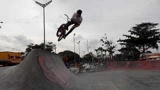preview picture of video 'SHOW TIME JARROTH SAURIT (QUILLA BIKECO) barranquilla 2013'