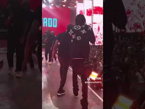 Mavado called up Dexta Daps and His artist Jay A onstage at Reggae Land UK 🇬🇧 