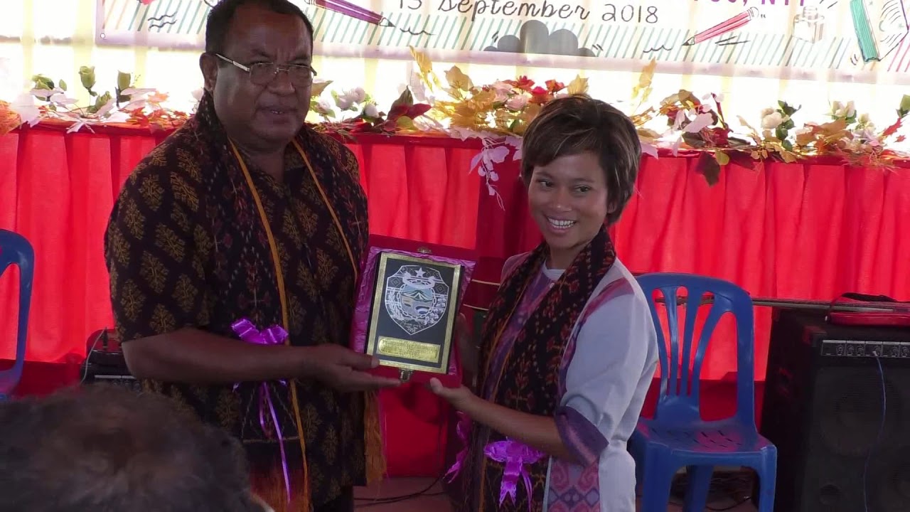 NILA TANZIL BANGUN 100 TAMAN BACAAN DI INDONESIA TIMUR DAN 38 DI KABUPATEN ENDE