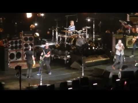 Pearl Jam 10-25-2013 Hartford CT Do The Evolution