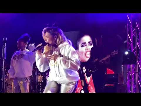 Five Star (Denise Pearson) Stay Out Of My Life - Live Butlins Bognor March 2023