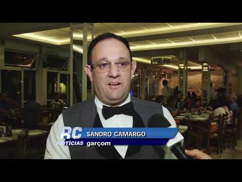 No dia do garçom, a atenção vai para quem costuma servir