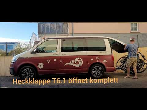 Fahrradträger Atera Strada DL 3 mit 4 Fahrrädern, Heckklappe VW California T6.1 öffnet komplett