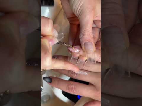 How do you like Caro's nails? 🥹💞