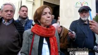 preview picture of video 'Ex ministro Elsa Fornero contestata da Rifondazione Comunista'