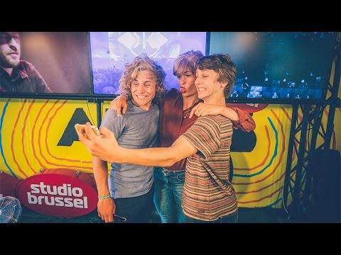 Compact Disk Dummies: "'Zo vroeg in de ochtend en al een gigantische sit-down, zalig!"