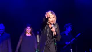Olivia Newton-John Intro and &quot;Not Gonna Give Into It&quot;