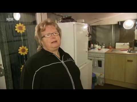 Renate hört jetzt mal richtig schön Musik!