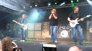 Eppu Normaali Nyt reppuni jupiset riimisi rupiset ja Vihreän joen rannalla. Tammerfest 14.7.2012