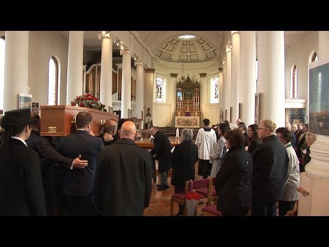 download lagu mp3 mp4 What Can I Put In My Mums Coffin, download lagu What Can I Put In My Mums Coffin gratis, unduh video klip What Can I Put In My Mums Coffin