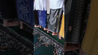 Download lagu jamaah pake sarung BHS #shorts #ytshorts mp3 Download lagu jamaah pake sarung BHS #shorts #ytshorts mp3