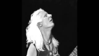 Johnny Winter   out on a limb