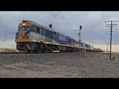 9721V SCT down "Dooen Express" (GL EL EL, 73W), Melbourne to Dooen, 0810, 19/12/25, Jung West VIC 