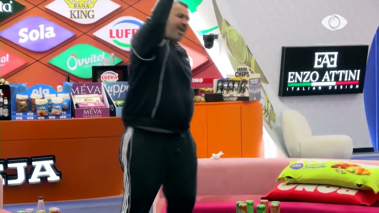 Vijon sfida, a i di Rogerti titujt e filmave dhe serialeve