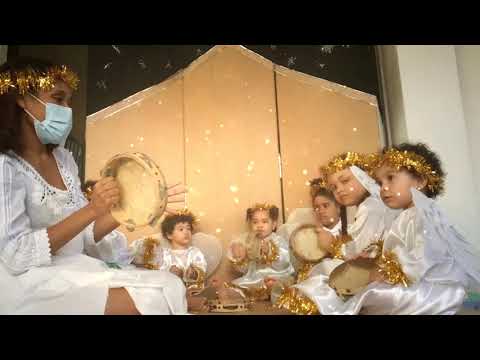 El Canto de los Àngels  - Feliz Navidad Deseamos - Niños preescolares tocan el pandero