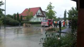 preview picture of video 'Häuser und Gewerbebetriebe von Hochwasser bedroht - Loipersdorf / Fürstenfeld'