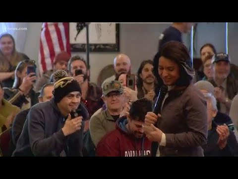 Tulsi Gabbard在科羅拉多州的競選活動 (Tulsi Gabbard campaigns in Colorado)