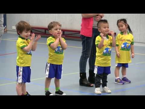 download lagu mp3 mp4 Voetjebal, download lagu Voetjebal gratis, unduh video klip Voetjebal