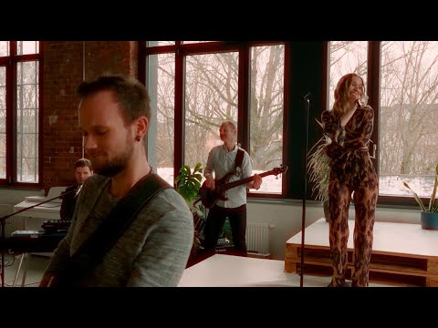 Sophia Verena feat. The Elevators - Immer Weiter | Official Music Video