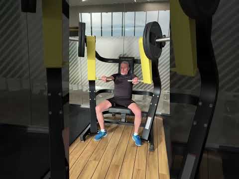 Константин в X-FIT / Тренировка грудных  #video #live #sport #сила