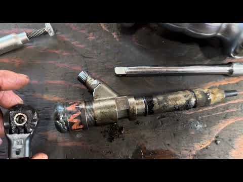Duramax diesel seized injector removal hack. LB7 LLY LBZ LMM