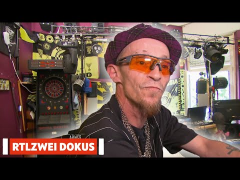 Hobby-DJ anstatt arbeiten zu gehen! | Armes Deutschland | RTLZWEI Dokus