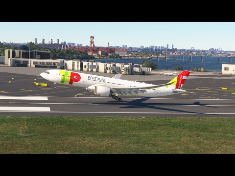 Stunning View! Airbus A330 Smooth Landing at LaGuardia Airport
