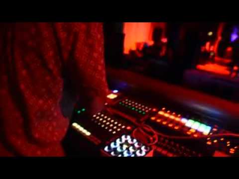 Tippy I Grade Dub + Black Chariot (Akae Beka Live In Kenya)