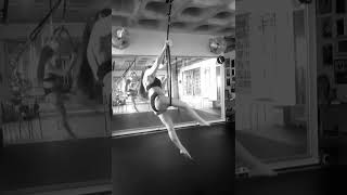 Lira Treino - Mey Pole Dance Studio