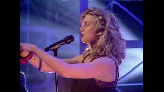 Sophie B. Hawkins - Right Beside You (Top Pops 18.08 1994) (Upscaled)