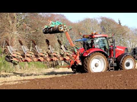(2017) Case puma 165 ploughing with mounted press