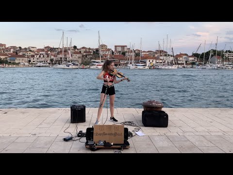 Nina Sofie - violin street performance (2020)