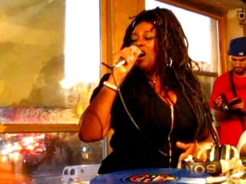 Caron Wheeler- Back To Life (However Do You Want Me) @ Fat Beats, NYC (The Final Day)