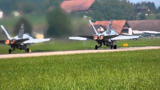 preview picture of video 'Emmen 2011: F/A-18 action with three double take-offs in a row'