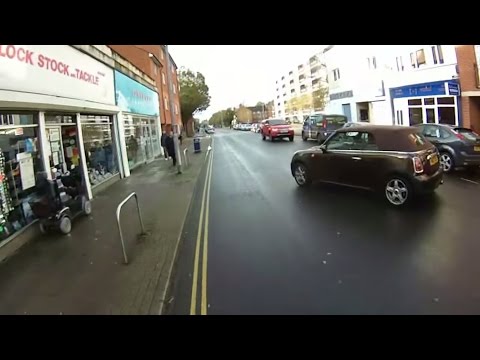 HN10DDU - SMIDGAF, Very Dangerous Pull Out on Cyclist