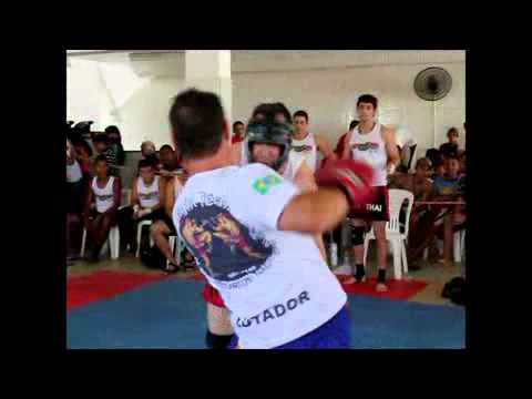 Muay thai em Almenara luta de Dr Tarciso vs Paulo.mp4