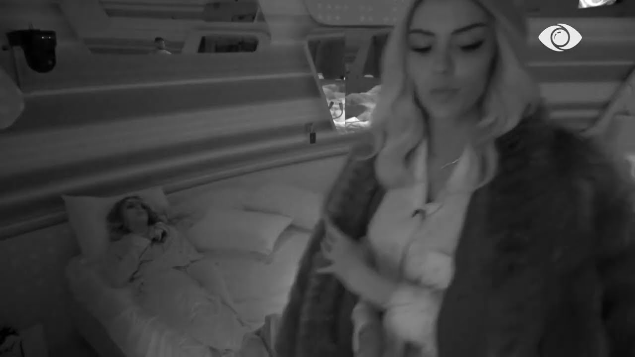Nuk vij se më zë vendin ai…/ Juela bisedon me Gimbon, ai imiton Rogertin si ra nga krevati