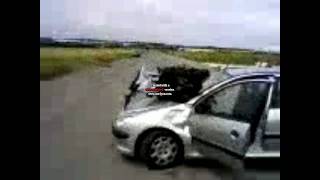 preview picture of video 'How to park a bike on a bonnet'
