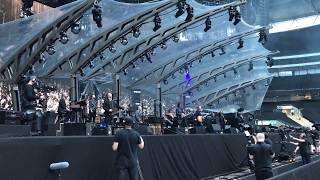 Standing In The Rain    Jeff Lynne&#39;s ELO   Wembley 2017  *LIVE* FRONT ROW  *4K HD*