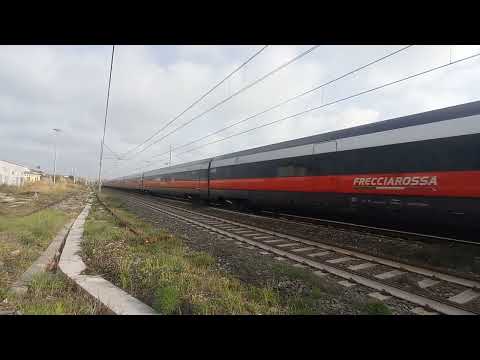 transito di un Frecciarossa (etr500) alla stazione di Pontecagnano