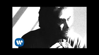 Johnny Hallyday - Regarde-nous [Lyrics Vidéo]