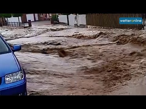 Mud floods devastate entire villages (04.06.2017)