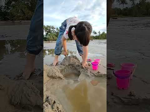 MUKAH BEACH BIBIANA  2024