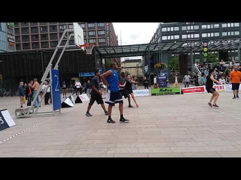 Yokoris 3x3 women going hard vs men