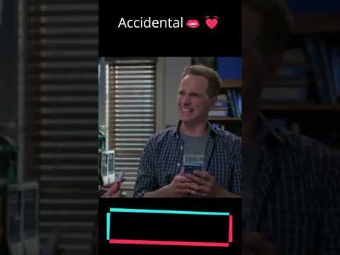 alex and arvin accidentally kiss - modern family.mp4
