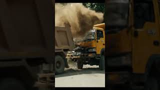 Download lagu 'TRUK TRONTON VS TRUK PASIR TABRAKAN DI TIKUNGAN MAUT! 😱 Nanjak Gagal, Warga Teriak!' mp3