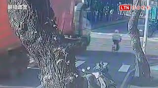 Re: [新聞] 長榮越籍空姐騎YouBike遭「聯結車輾斃」　奪命瞬間曝光