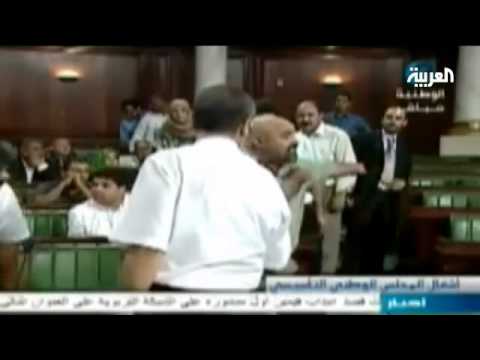 نائب تونسي يشهر سكينا على زميله في جلسة عامة في البرلمان